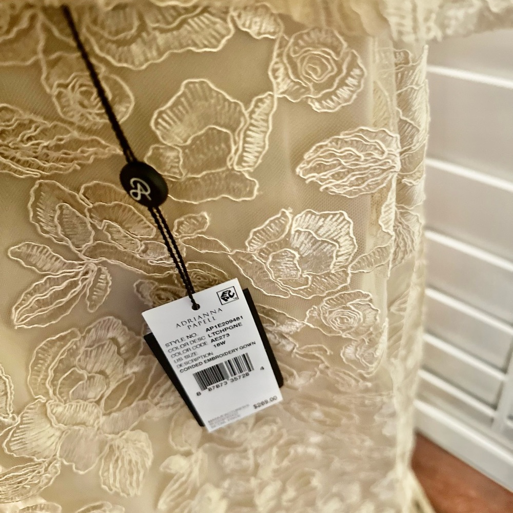 New Adrianna Papell Cream Floral Lace maxi Dress - Picture 7 of 10